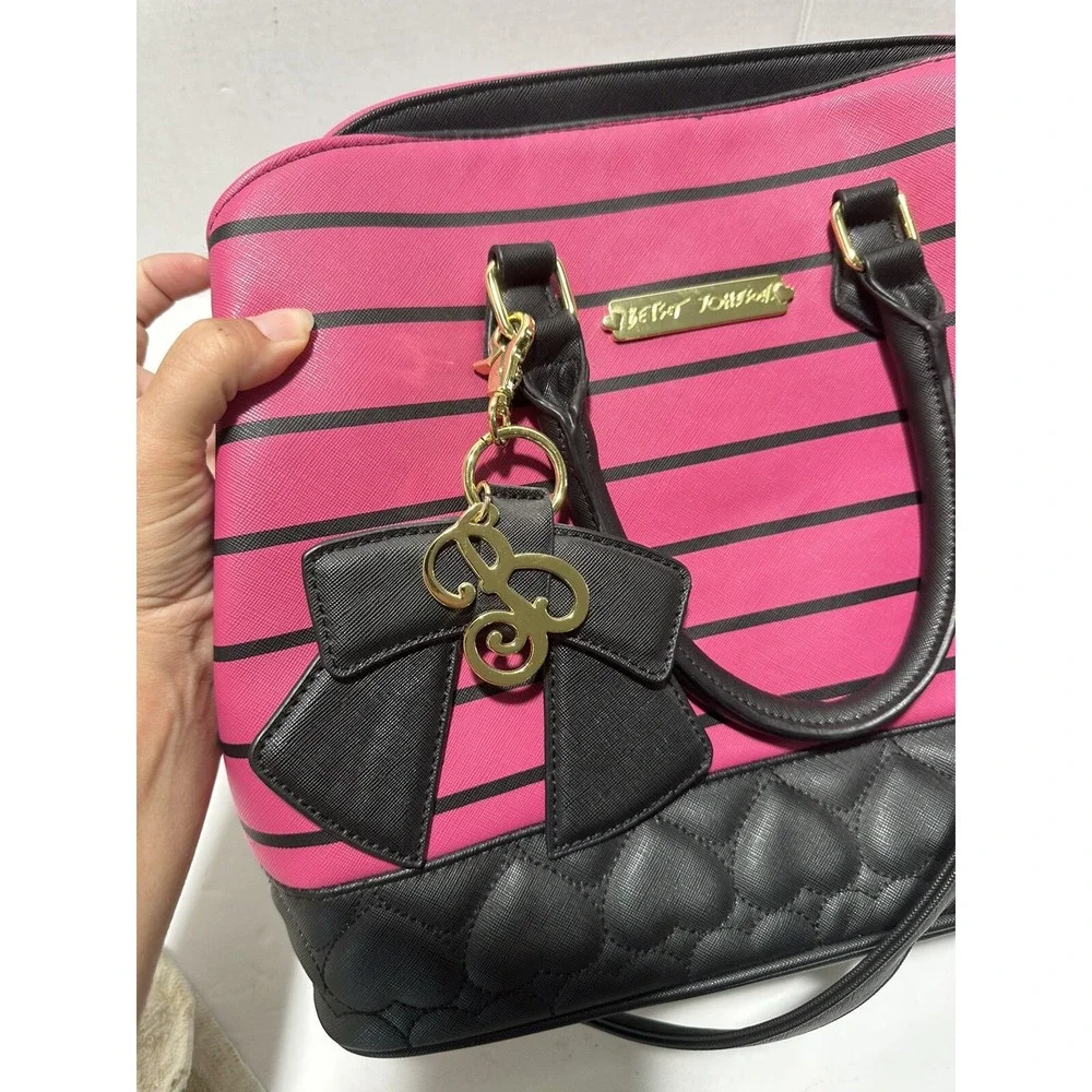 Betsey Johnson Pink Black Striped Heart Quilted Satchel Crossbody Bag‎ Bow Charm